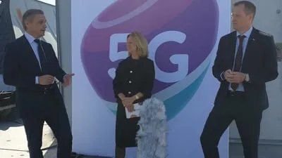 Fredrik Jejdling, izvršni potpredsjednik i rukovoditelj za mreže, Ericsson; Allison Kirkby, CEO, Telia Company; Anders Ygeman, švedski ministar energije i digitalnog razvoja na, događanju povodom pokretanja Telijine 5G mreže u Stockholmu.